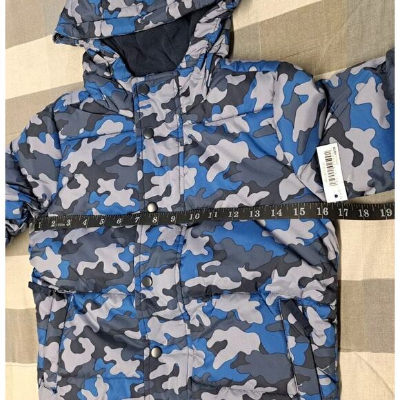 Amazon Essentials Boys' Heavy-Weight Hooded Puffer Jacket Coat,Blue,Camo XS(4-5) - Picture 2 of 9